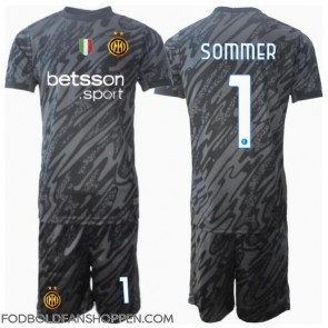Inter Milan Yann Sommer #1 Målmand Tredjetrøje Børn 2024-25 Kortærmet (+ Korte bukser)